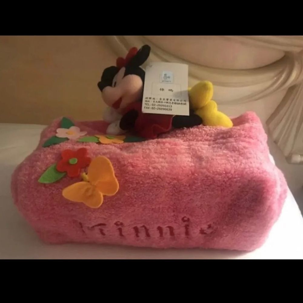 MINNIE MOUSE TISSUE BOX COVER PLUSH DOLL DISNEY STORE